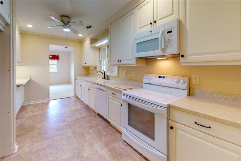 Property image 4 at 122 Downs Boulevard, Clemson, SC 29631