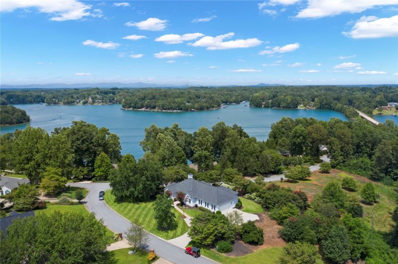 Property image 2 at 502 Jade Lane, Seneca, SC 29672