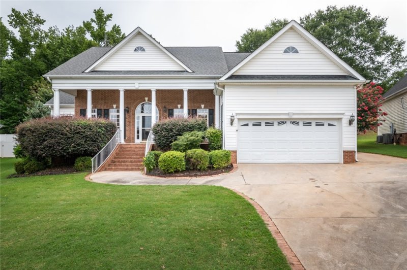 Property image 2 at 224 Lyttleton Way, Anderson, SC 29621