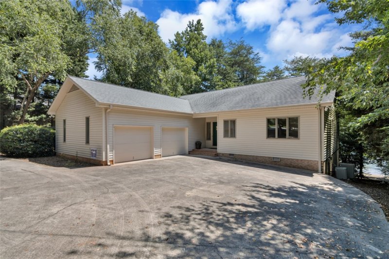 Property image 4 at 229 Apollo Drive, Seneca, SC 29672