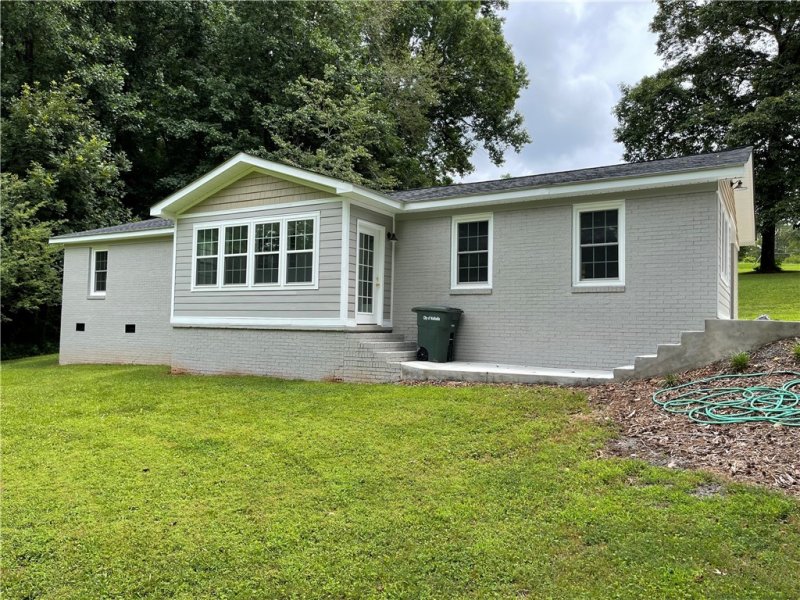 Property image 5 at 986 Avondale Drive, Seneca, SC 29672