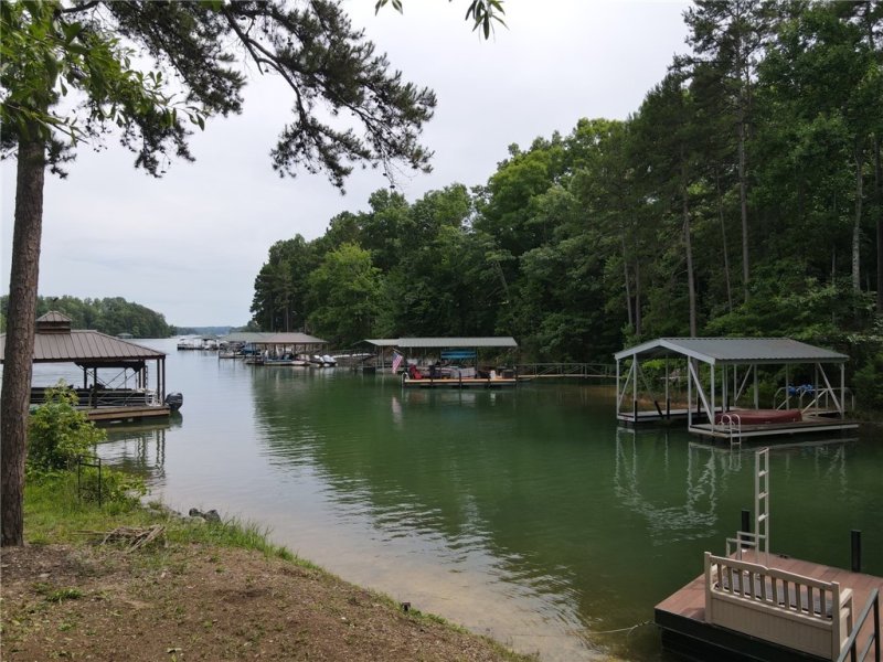 Property image 3 at 204 Bimini Drive, Seneca, SC 29672