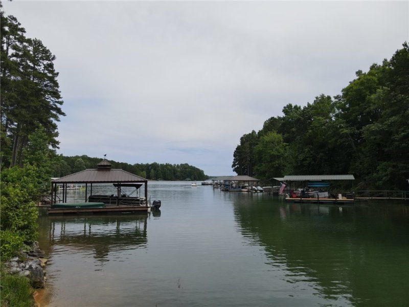 Property image 4 at 204 Bimini Drive, Seneca, SC 29672