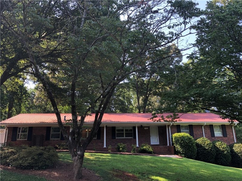 105 Pine Ridge Lane