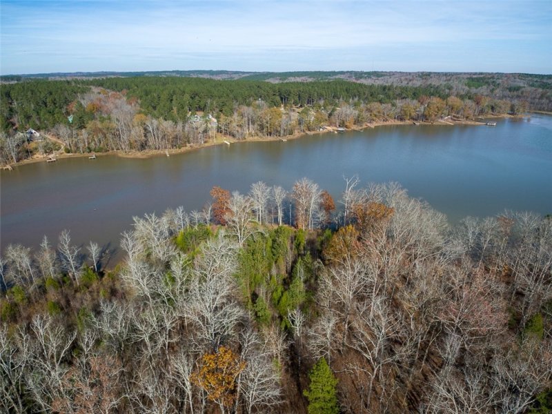 Property image 2 at 331 Terrapin Pointe Road, Hodges, SC 29653