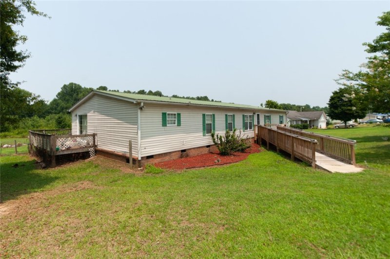 Property image 3 at 135 Stillwater Drive, Greenville, SC 29611