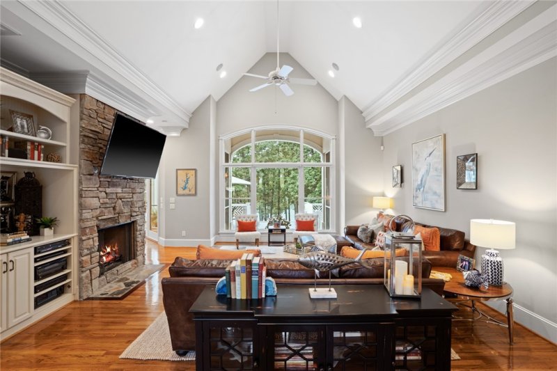 Property image 2 at 303 Pinehurst Court, Seneca, SC 29672