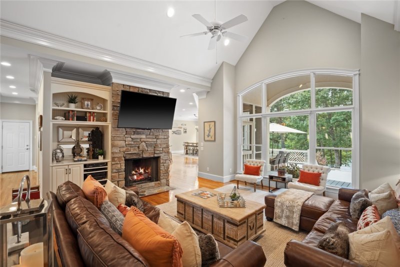 Property image 3 at 303 Pinehurst Court, Seneca, SC 29672