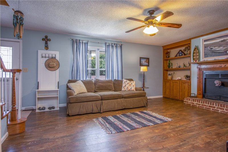 Property image 2 at 405 Woodfield Drive, Piedmont, SC 29673