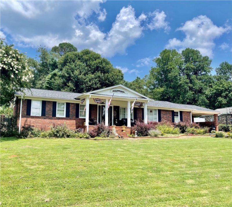 Property image 2 at 307 Hillandale Road, Liberty, SC 29657