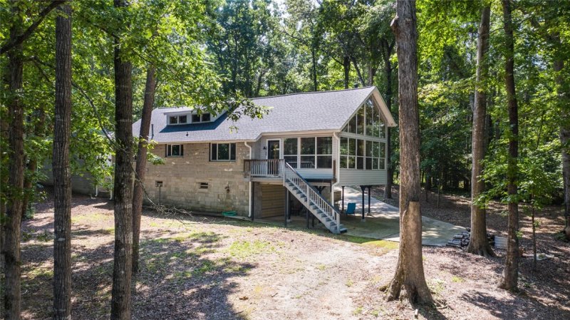 Property image 2 at 198 Debbie Lane, Fair Play, SC 29643