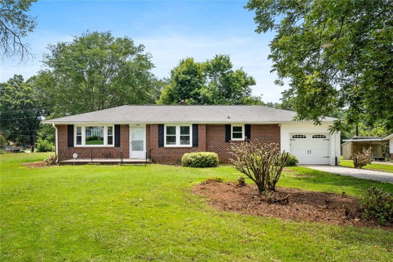 Property image 3 at 1000 Bolt Drive, Anderson, SC 29621