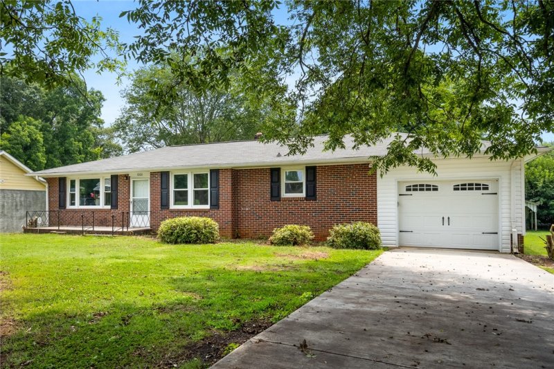 Property image 4 at 1000 Bolt Drive, Anderson, SC 29621