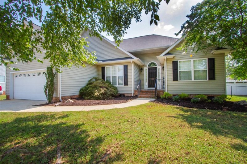 Property image 2 at 105 Ashby Court, Anderson, SC 29625