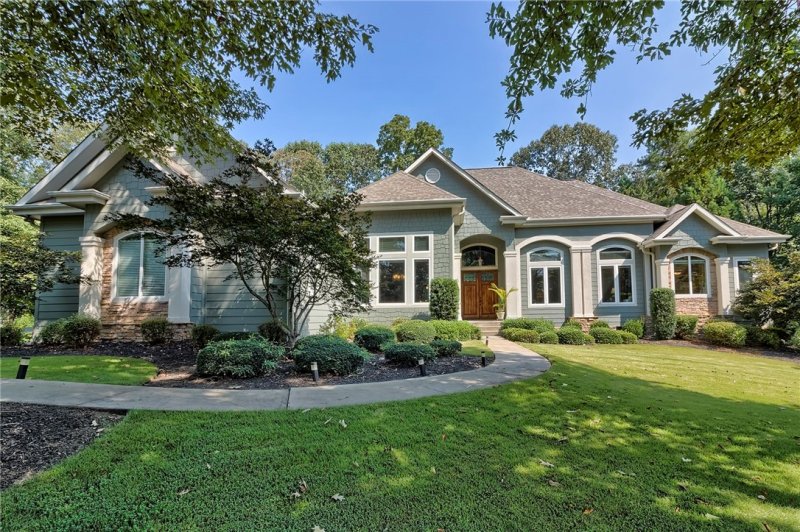 207 Briarledge Drive