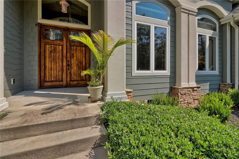 Property image 2 at 207 Briarledge Drive, Seneca, SC 29672