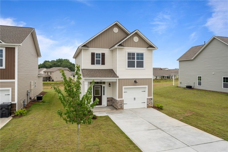 Property image 3 at 105 Weaver Way, Pendleton, SC 29670