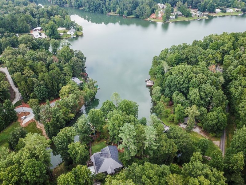 Property image 3 at 304 Whitewater Lake Road, Tamassee, SC 29686