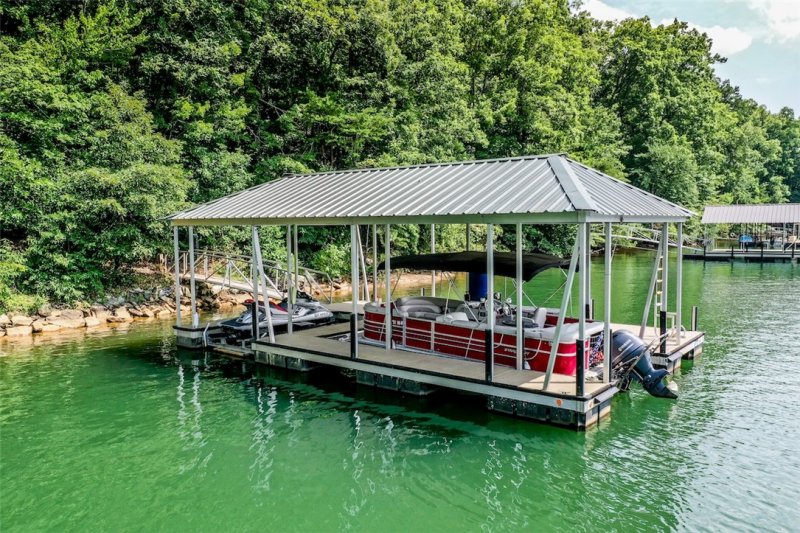 Property image 2 at 506 Peninsula Road, West Union, SC 29696