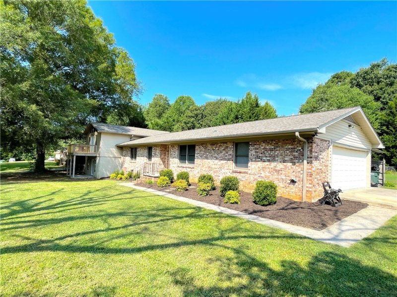 104 Beaty Creek Court