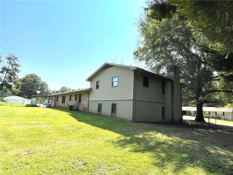 Property image 3 at 104 Beaty Creek Court, Walhalla, SC 29691