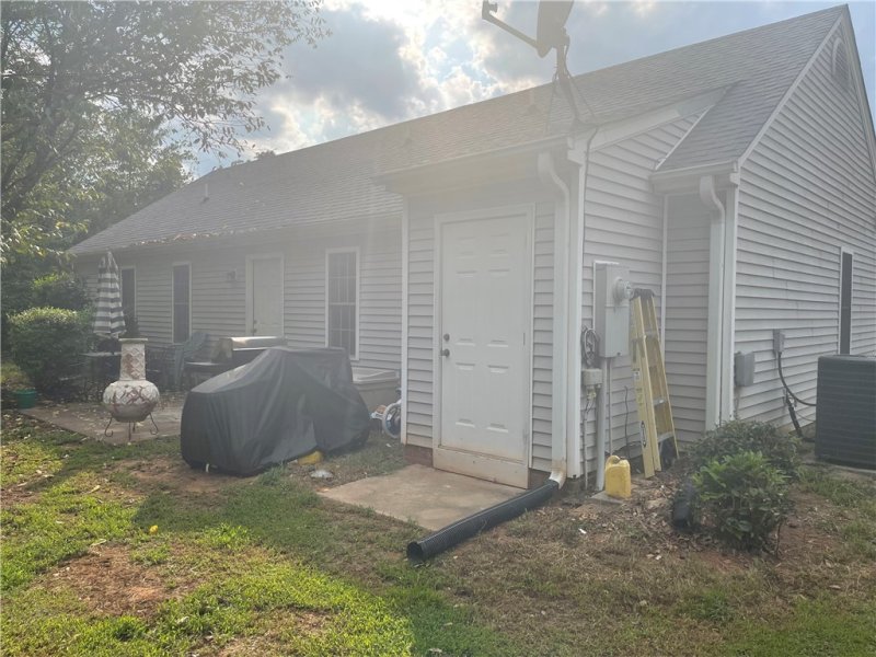 Property image 3 at 113 Tall Willow Drive, Seneca, SC 29672