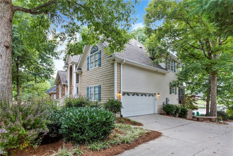 Property image 3 at 303 Four Lakes Drive, Easley, SC 29642