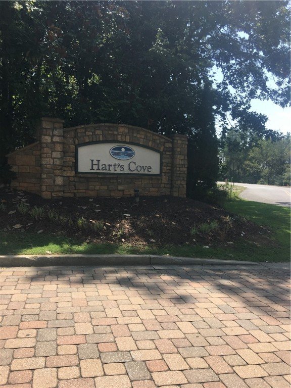1111 Harts Ridge Drive