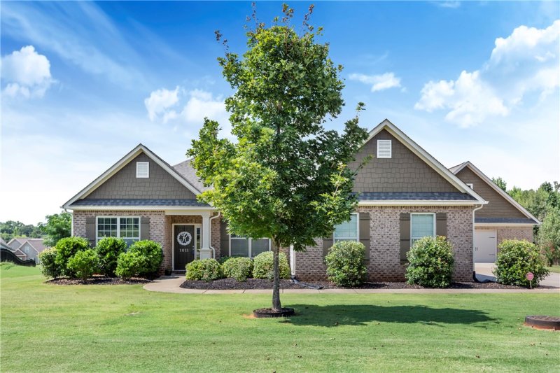 Property image 2 at 1011 Hillcrest Court, Anderson, SC 29621