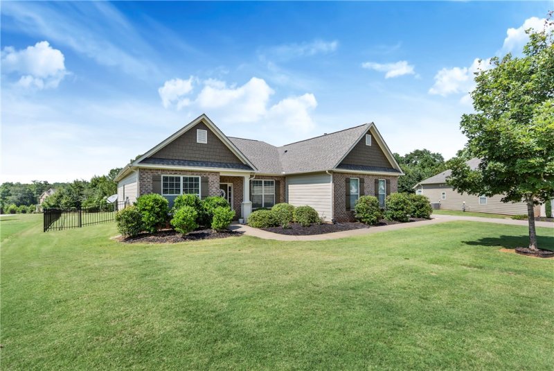 Property image 3 at 1011 Hillcrest Court, Anderson, SC 29621