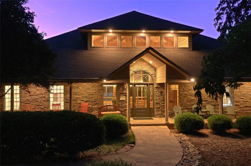 Property image 5 at 427 Waterside Drive, Seneca, SC 29672