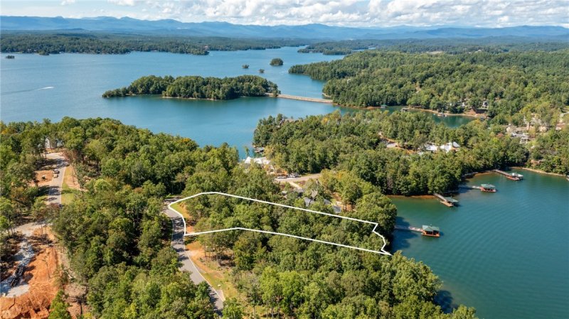 Property image 2 at 101 Sailview Court, Six Mile, SC 29682