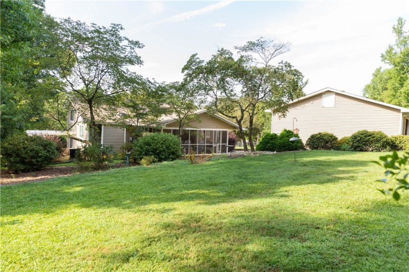 Property image 2 at 109 Brook Lane, Seneca, SC 29672