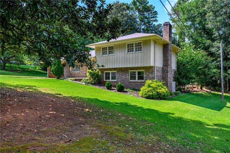 Property image 4 at 419 Arrowood Circle, Seneca, SC 29672