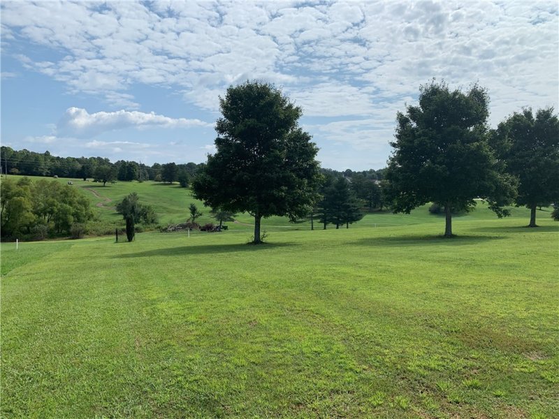 Property image 2 at 1315 Falcons Drive, Walhalla, SC 29691