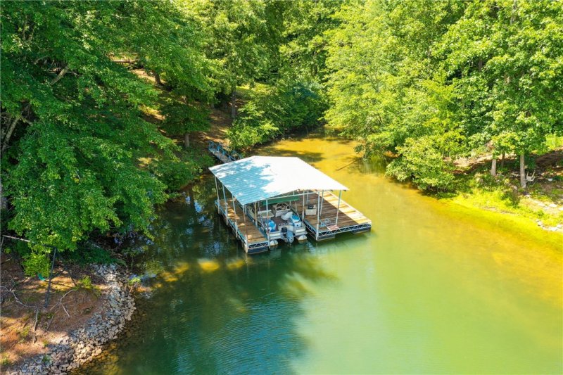 Property image 2 at 105 Lindos Drive, Seneca, SC 29672