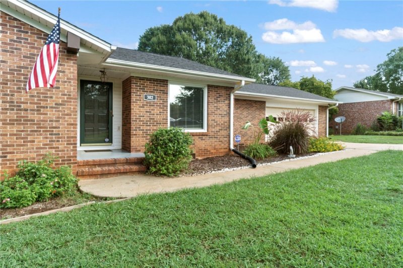 Property image 4 at 302 Pine Bark Road, Anderson, SC 29625