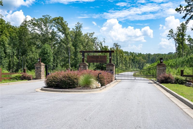 Property image 3 at 612 Crooked Trace Lane, Seneca, SC 29672