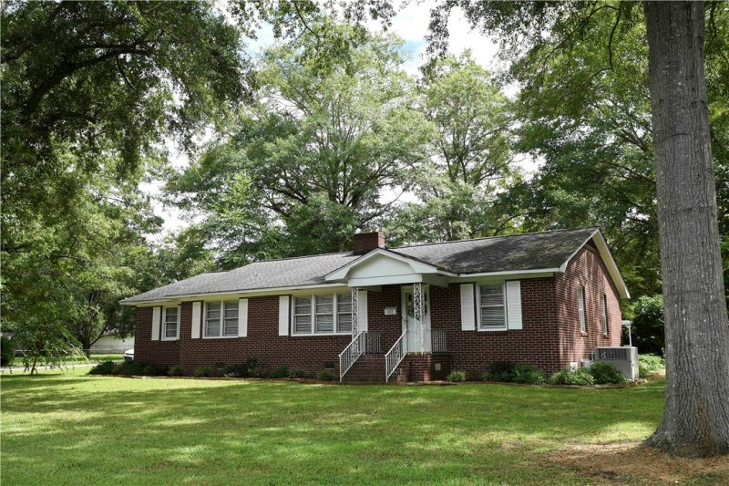 Property image 2 at 402 Forest Lane, Belton, SC 29627