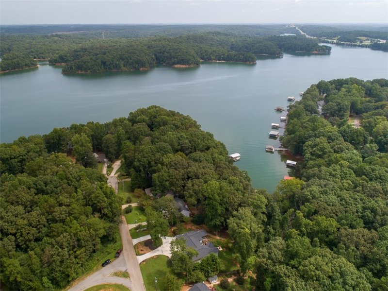 Property image 3 at 510 Arrowhead Drive, Lavonia, GA 30553