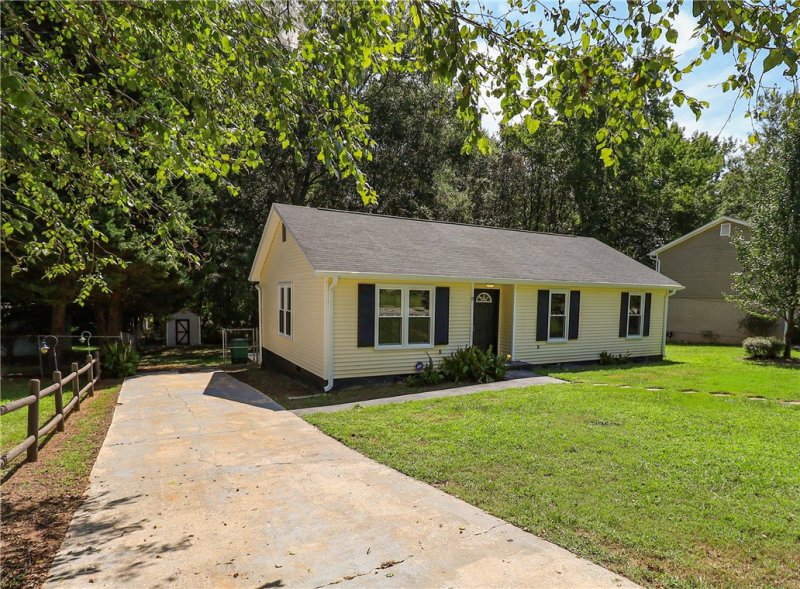 Property image 2 at 19 Woodmere Court, Williamston, SC 29697