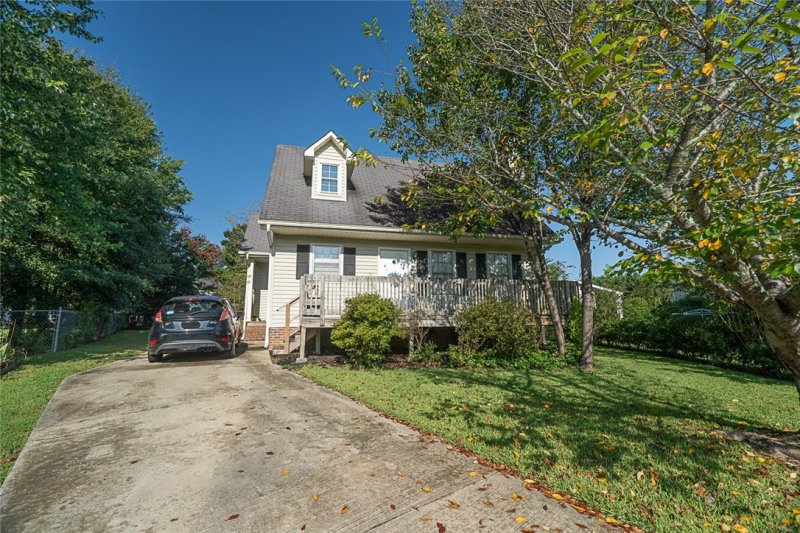 102 Ansel Court