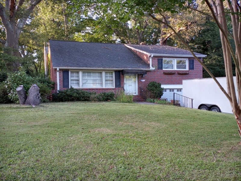 211 Forest Hill Drive