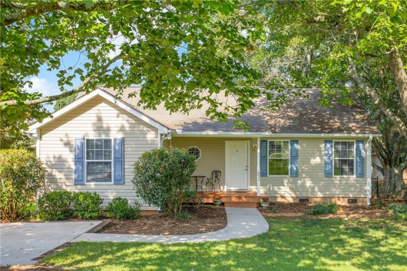 Property image 3 at 4033 Brookfield Drive, Seneca, SC 29672