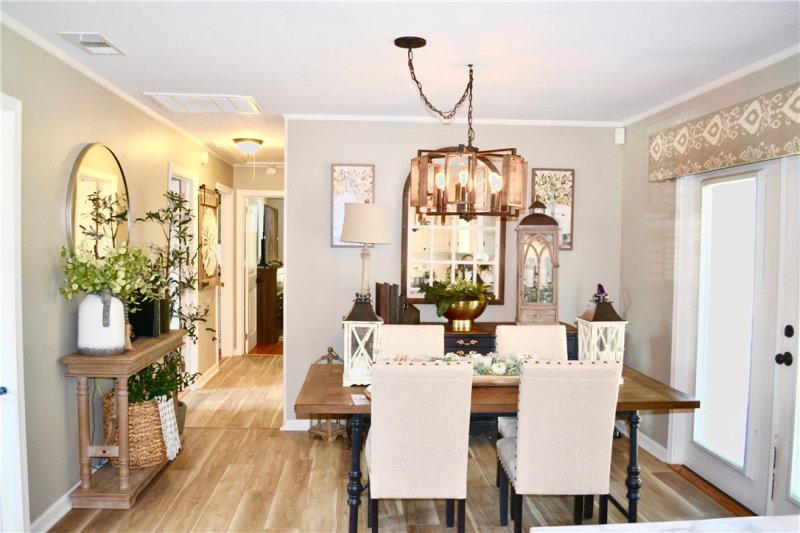 Property image 3 at 1135 Briarwood Drive, Seneca, SC 29672