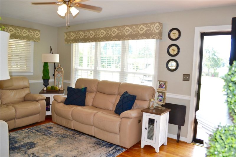 Property image 5 at 1135 Briarwood Drive, Seneca, SC 29672