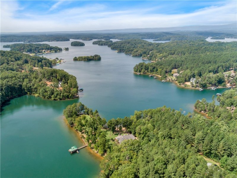 Property image 5 at 721 Spring Cove Way, Six Mile, SC 29682