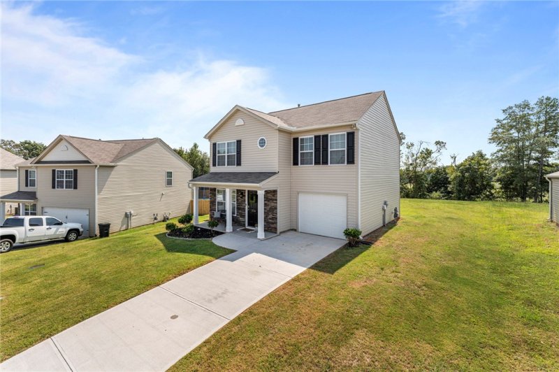 Property image 3 at 216 Hillendale Way, Pelzer, SC 29669