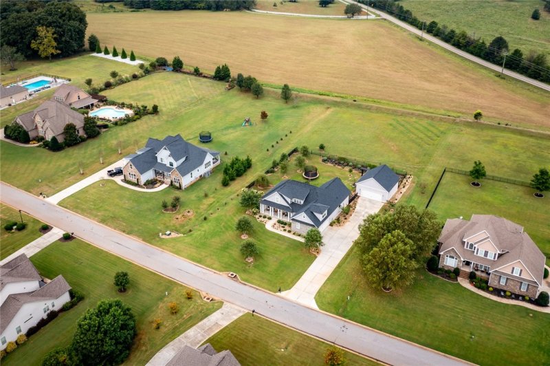 Property image 3 at 18 Ione Circle, Williamston, SC 29697