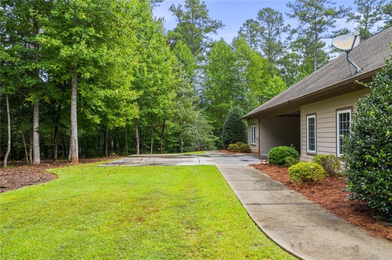 Property image 3 at 114 Maplewood Court, Seneca, SC 29672